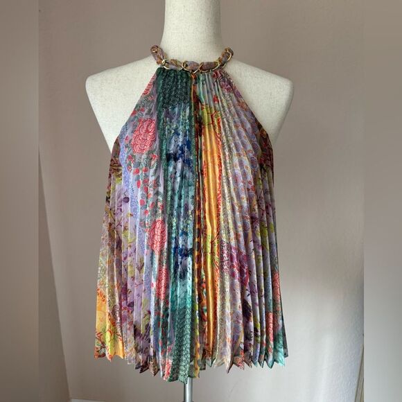 NWT Alice + Olivia Alycia Pleated Chiffon Top with chain collar - Picture 4 of 12